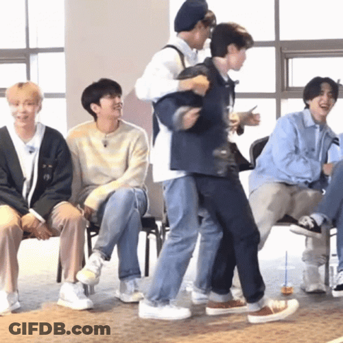 Hold Me Back Screaming Seventeen Woozi GIF