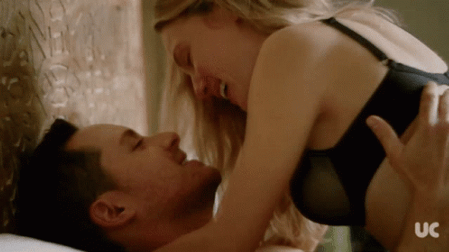 Hot Love Kiss Upstead Hailey Upton GIF