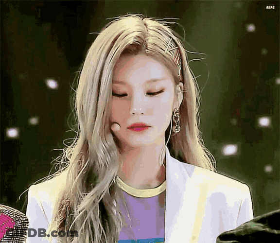 Hwang Yeji Yeji GIF