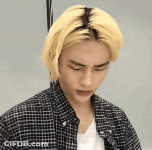Hyunjin GIF