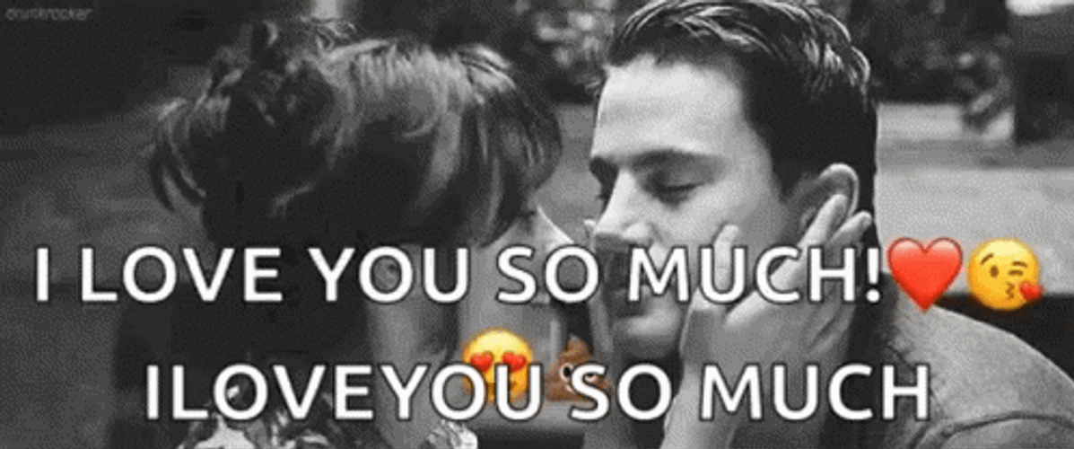 I Love You So Much Hot Kiss Rachel McAdams GIF
