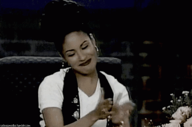 Impressed Selena Quintanilla Clapping GIF