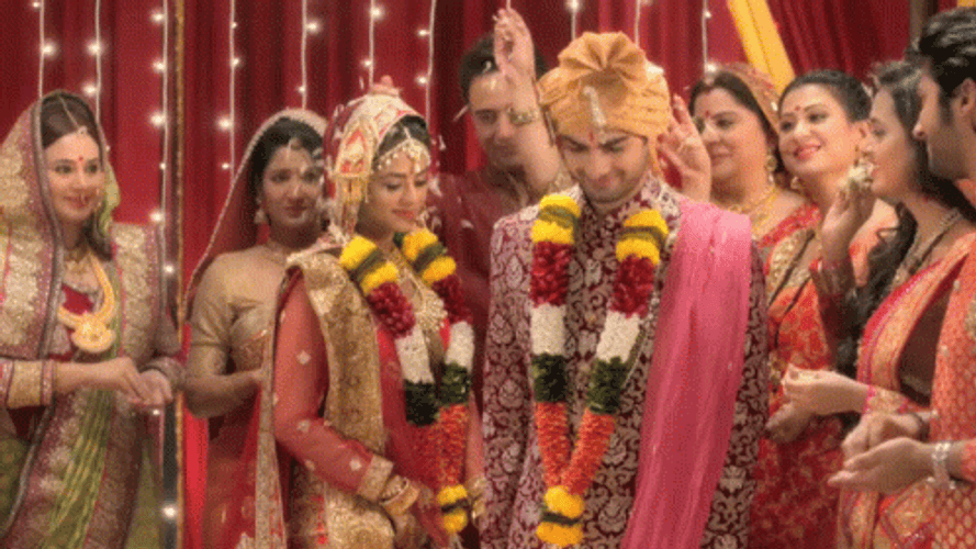 Indian Celebrities Varun Kapoor And Hellyshah Marriage GIF