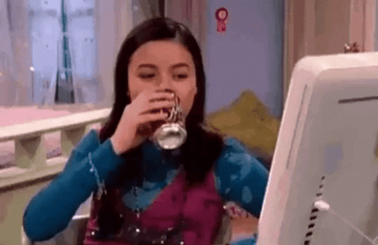 Interests Miranda Cosgrove GIF