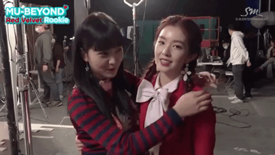 Irene Yeri Red Velvet Cute Hug GIF