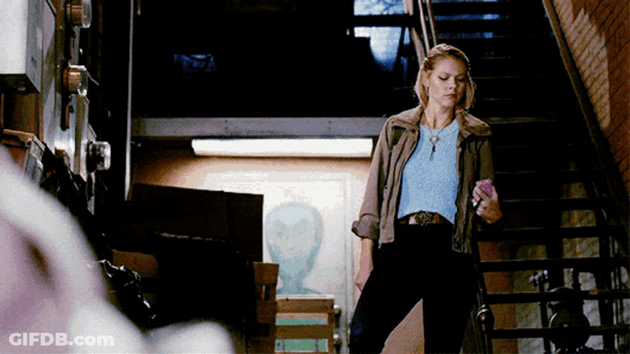 Isabel Evans Roswell GIF