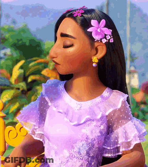 Isabela Madrigal Encanto GIF