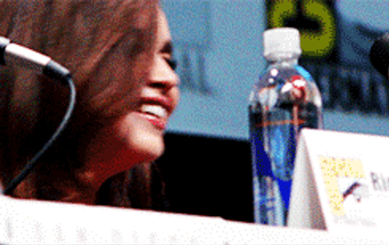 Jason Momoa Emilia Clarke Sun Stars GIF