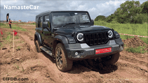 Jeep With License Plate Mh01tc5429 GIF