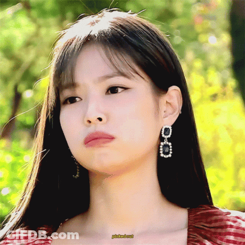 Jennie Kim Nodding Head GIF