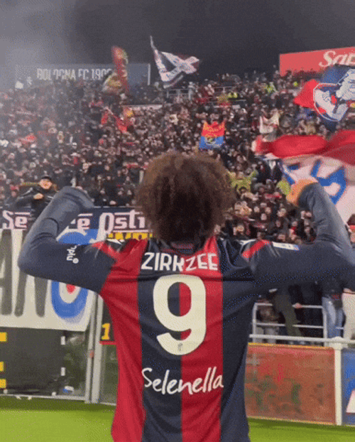 Joshua Zirkzee Loved And Adored By Fans GIF