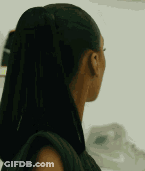 Jourdan Dunn Head Turn GIF
