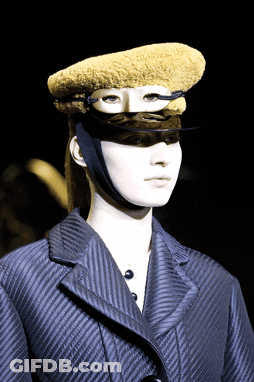 Julia Nobis Fashion Eyes GIF