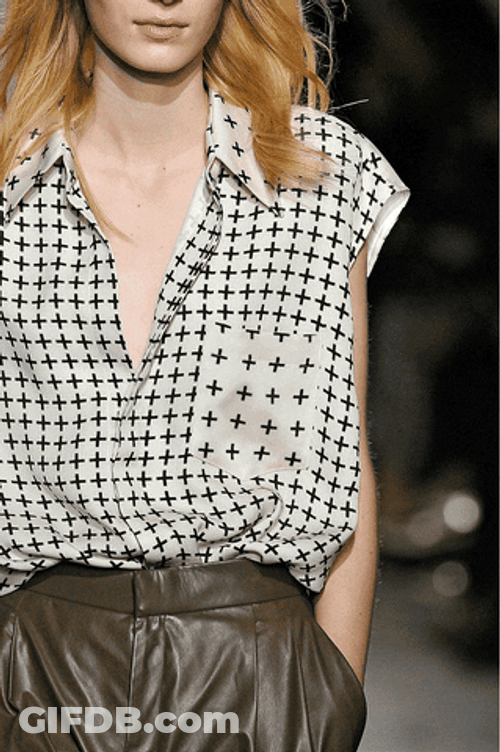 Julia Nobis Fashion Heart GIF