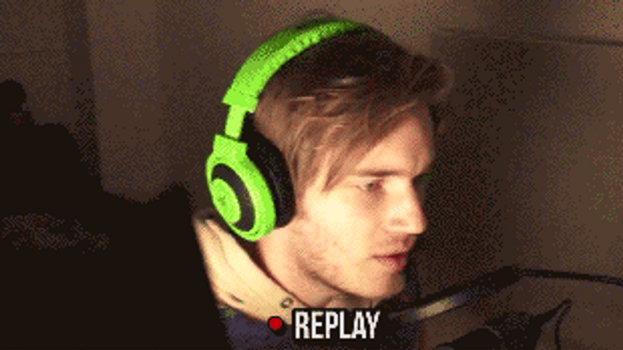 Jumpscare Replay PewDiePie GIF