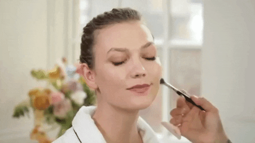 Karlie Kloss Make-Up GIF