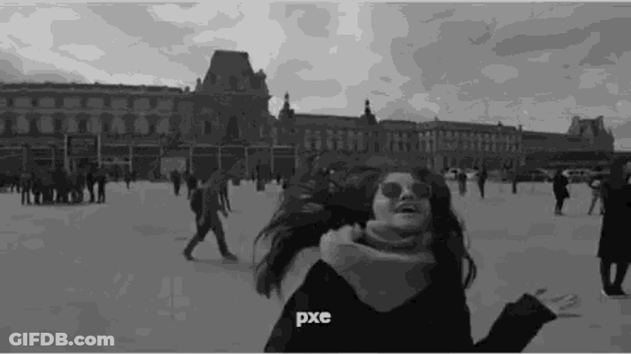 Karol Sevilla GIF