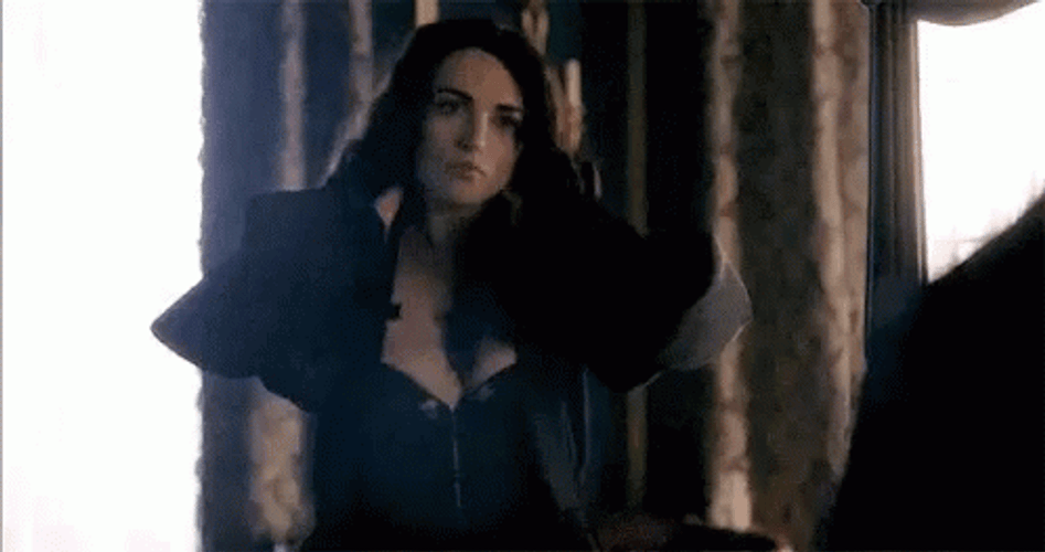 Katie Mcgrath Frontier 2016 Elizabeth Carruthers GIF