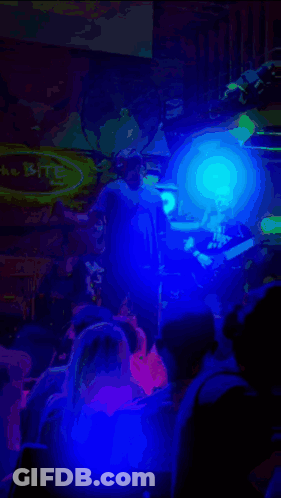 Konserto Mustafa Poster Crowd GIF