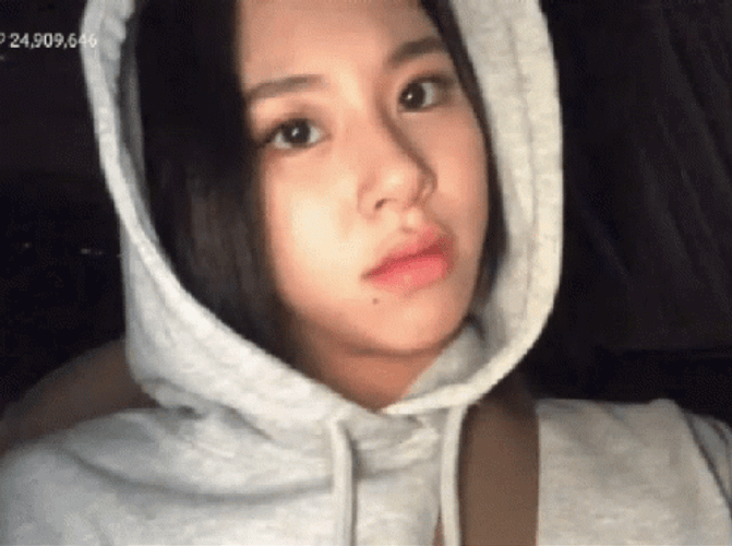 Korean Rapper Chaeyoung Looking Worried GIF