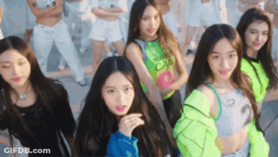 Kpop Group Head Move New Jeans GIF