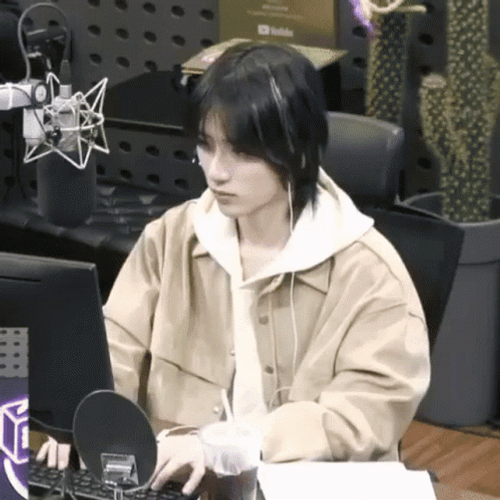 Kpop Txt Beomgyu Typing Fast GIF