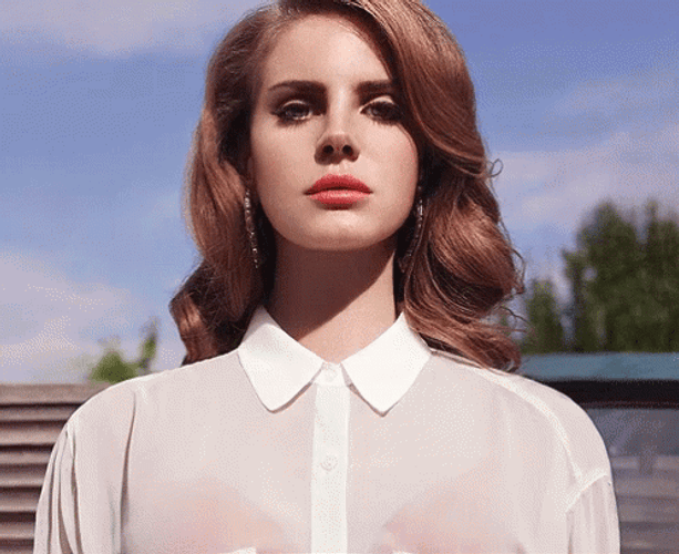 Lana Del Rey Eyes Getting Black GIF