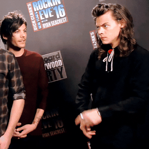 Larry Stylinson Harry And Louis GIF