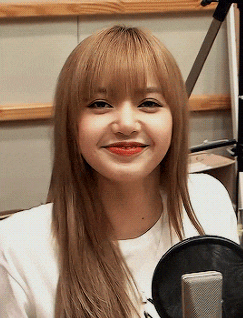 Lisa GIF