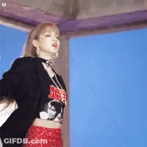 Lisa Manoban Of Blackpink Dancing On Stage GIF