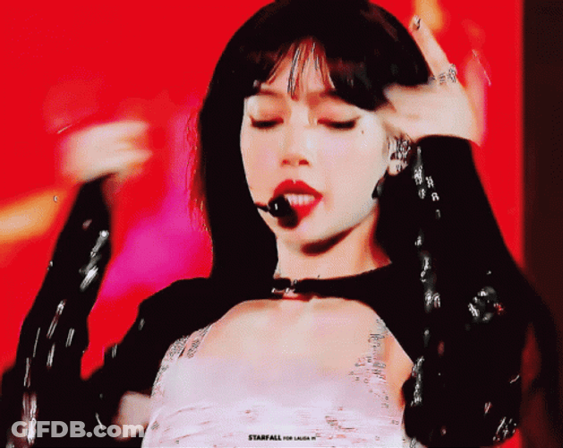 Lisa Manoban Of Blackpink Singing And Dancing GIF