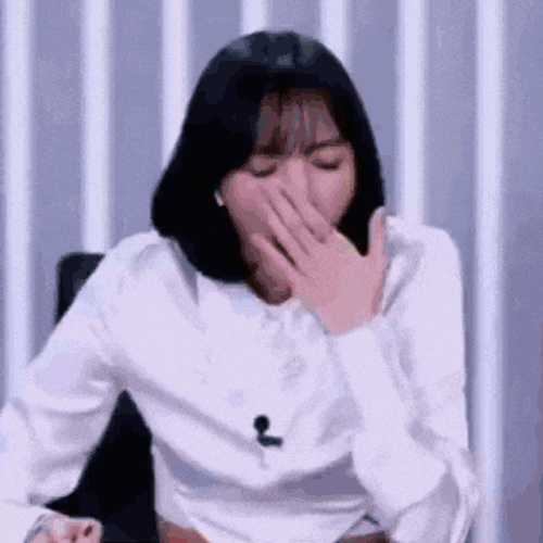 Lisa Reaction Sleep Blackpink GIF