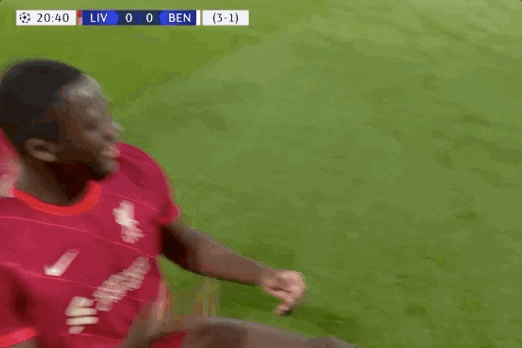 Liverpool Fc Sadio Mané Tapping Chest GIF