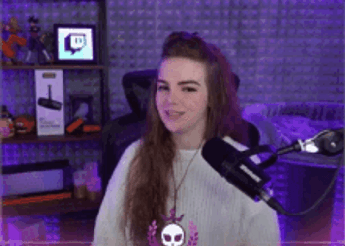 Loeya Looking Around GIF