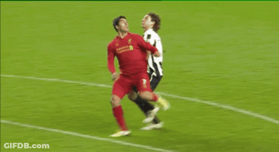 Luis Suarez Fantastic Passes GIF