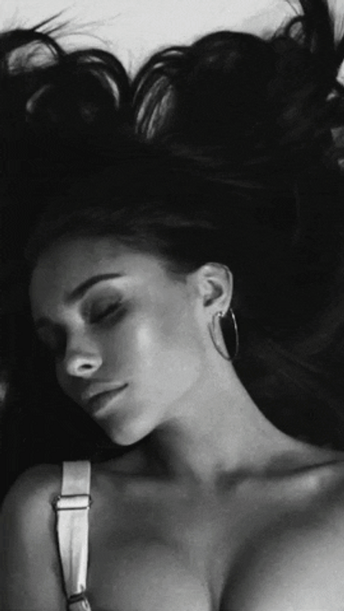 Madison Beer Glitch Effect GIF
