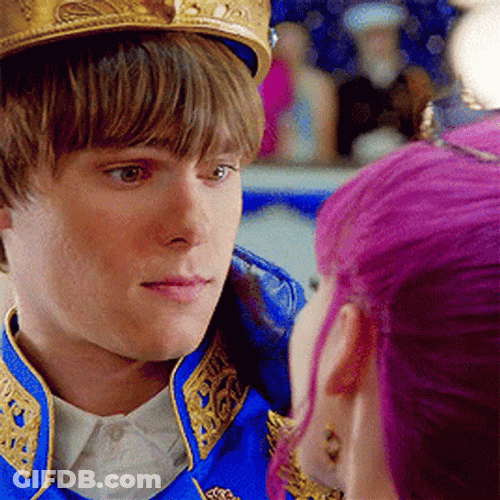 Mal Descendants Kiss GIF