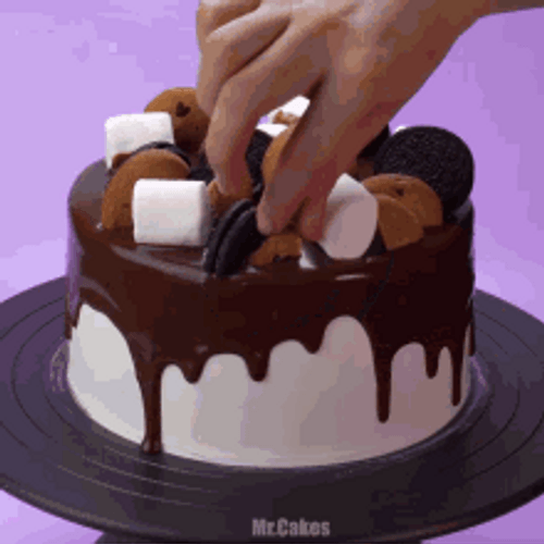 Mallow-Cookie Cake GIF