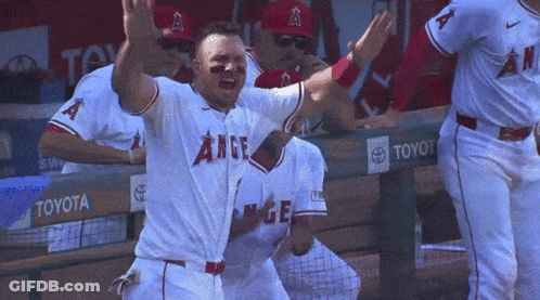 Man And Woman Hugging Jeanty Wit It Soakers GIF