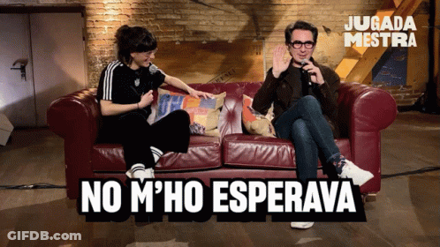 Man And Woman Sitting On Couch No M Ho Esperava GIF