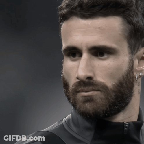 Man Holding Bald Eagle Usta Penalti Yoksa Bana Musade GIF