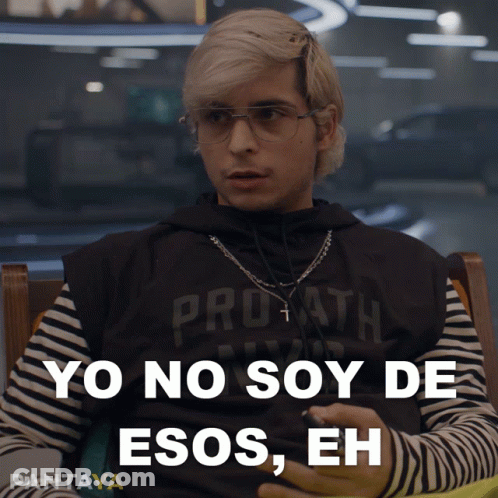 Man In Glasses And Black Vest Saying Yo No Soy De Esos Eh GIF