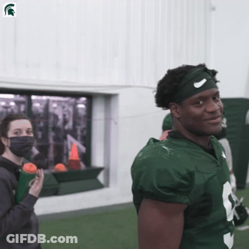 Man In Green Jersey Number 8 GIF