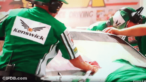 Man In Green Shirt Saying Kenswick GIF