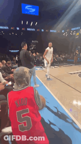 Man In Red Jersey Number 5 GIF