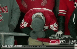 Man In Red Jersey Number 85 GIF