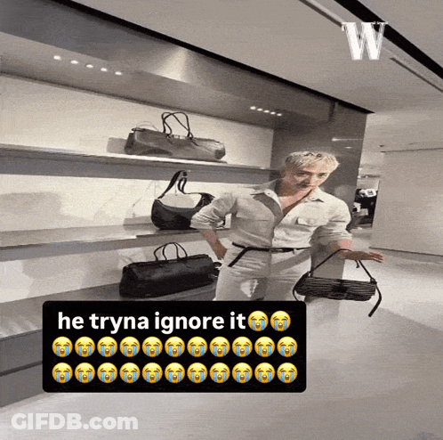 Man In Store Saying He Tryna Ignore It GIF