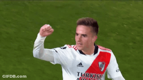 Man In Turkish Airlines Jersey Looking Up GIF