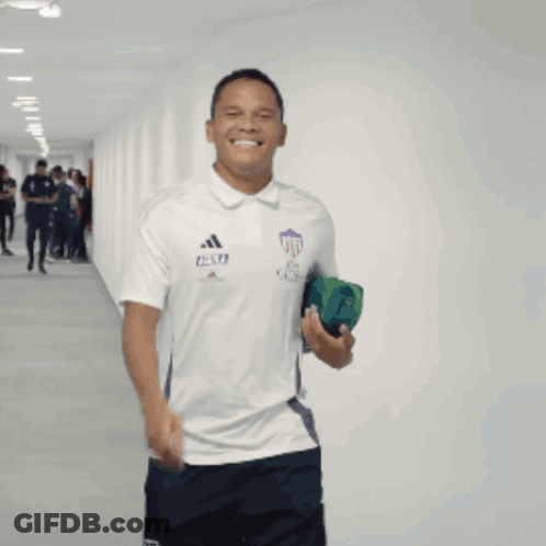 Man In White Shirt Saying Aguila GIF