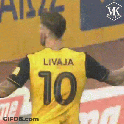Man In Yellow Jersey Number 10 GIF